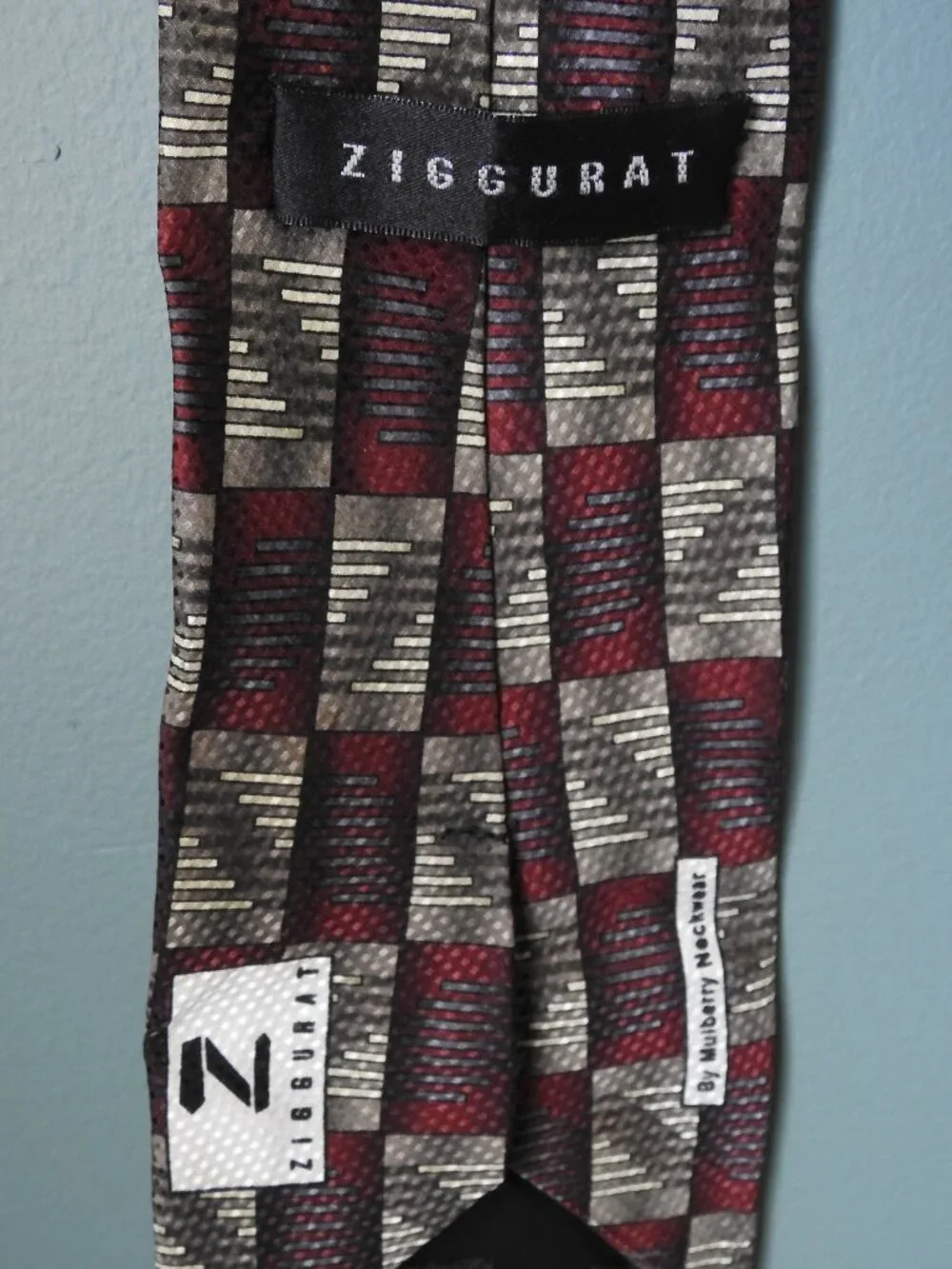3/$15 Ziggurat by Mulberry Neckwear Maroon Design Men's Business Tie